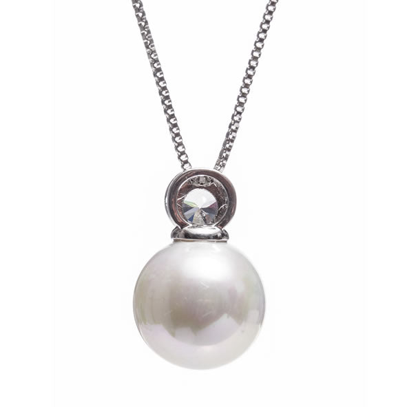 Newgrange Silver mother of pearl pendant