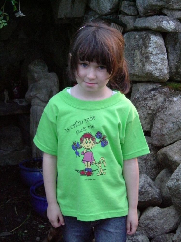An Spailpín Fánach Is Cailín Mór Anois Mé/I'm a Big Girl Now T-Shirt Green
